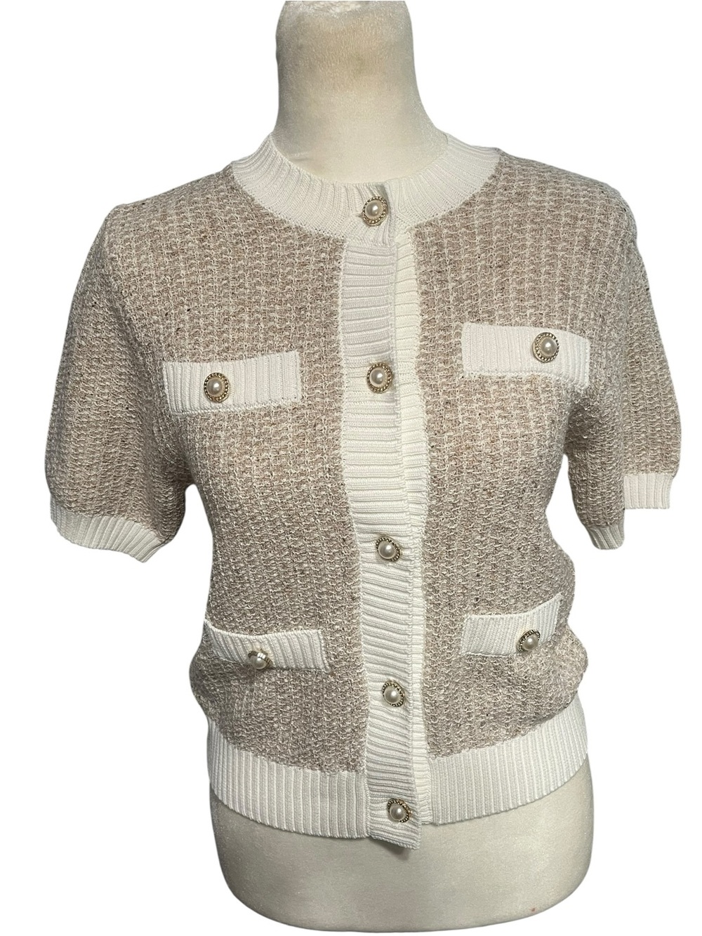 NWT Urban Revivo Short Sleeve Button Down Cardigan Top - Size 4 - Picture 2 of 8